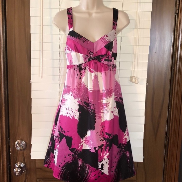 The Limited Dress - Picture 1 of 6